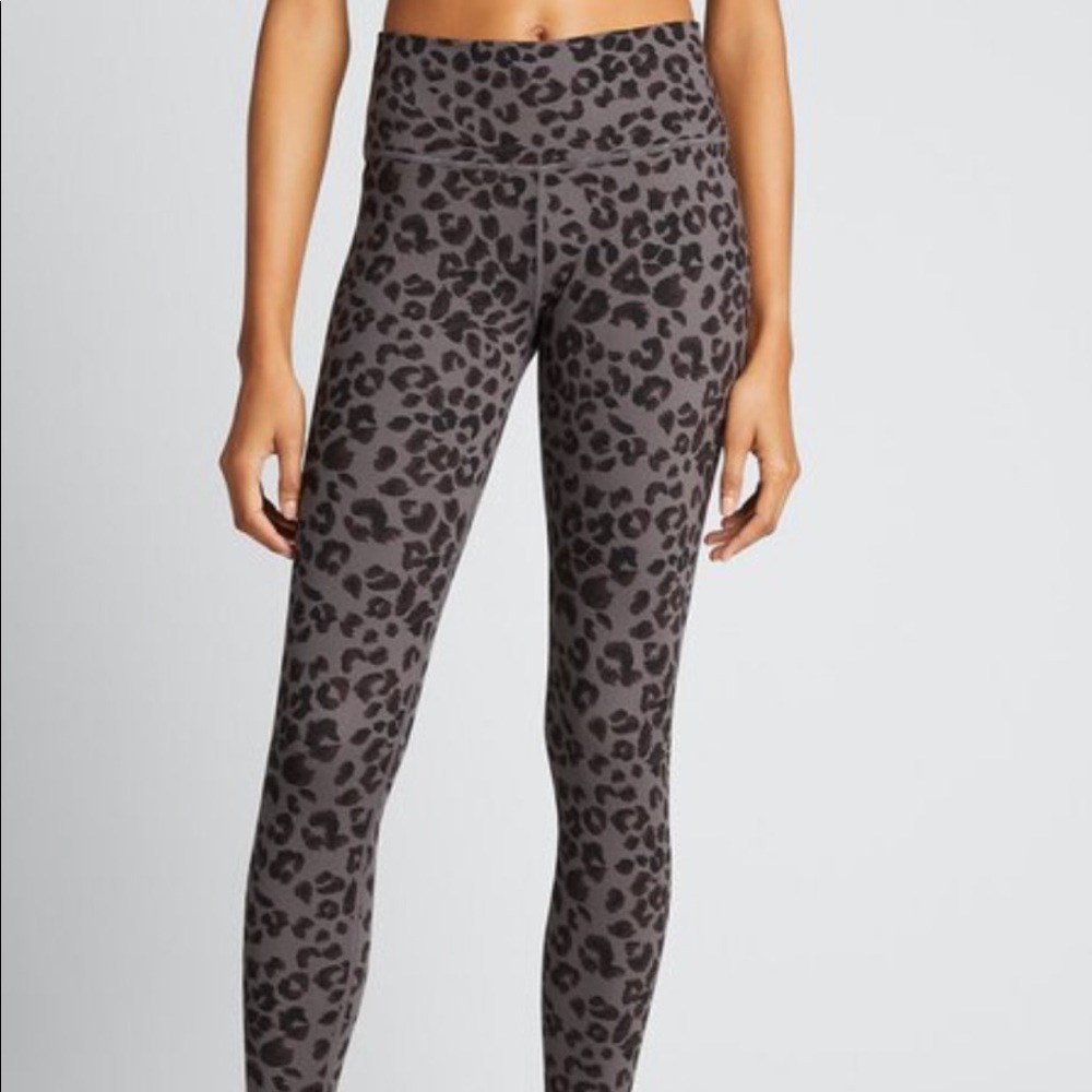 Varley leopard print cropped leggings